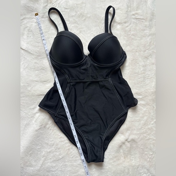 Structured Black Bustier Underwire Mesh Panels One-Piece Swimsuit - Picture 4 of 8